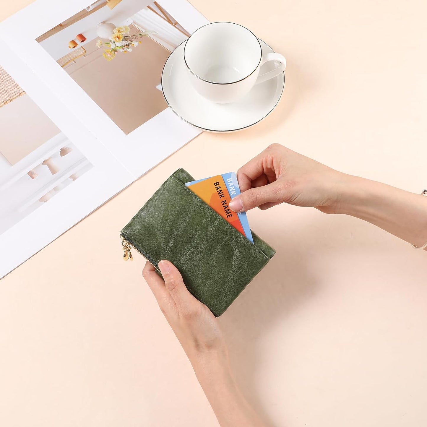 Women’s Small Tri-Fold Wallet – 18 Card Slots, Compact Design